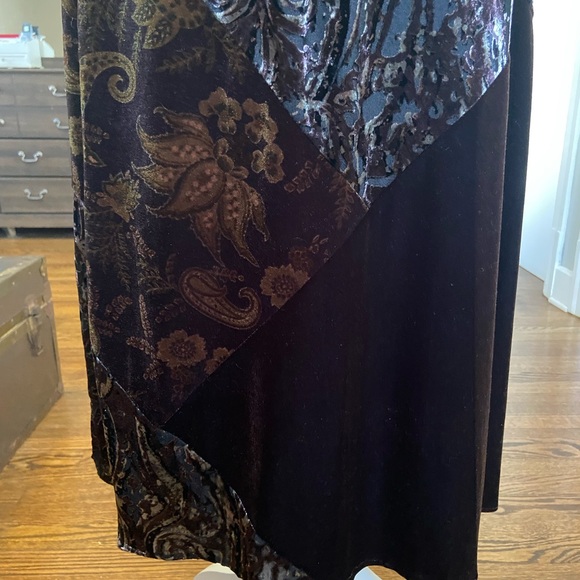 Notations Mixed Media Velvet Midi Skirt - Picture 3 of 5